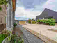 Prachtig gerenoveerde dorpsschool in Bure (Tellin) 15