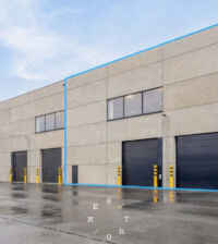 Ruim magazijn van 1.174 m² te koop nabij E17 in Waregem 1
